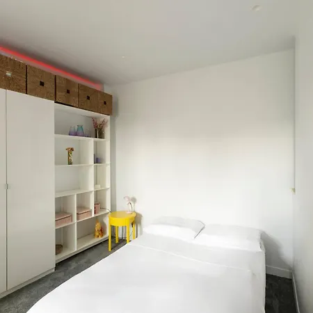 The Contemporary Atrium Apartmán