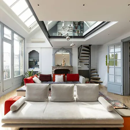 The Contemporary Atrium Apartmán *